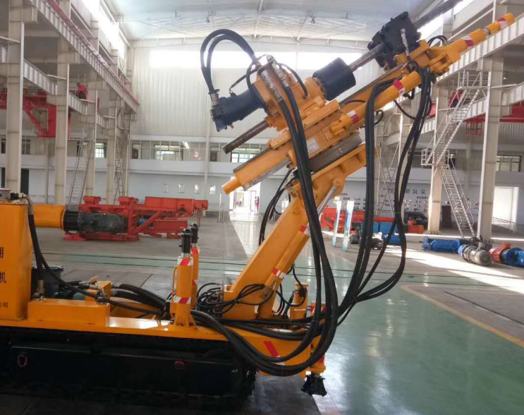 小型履帶式鉆機，煤礦井下200米剛剛好