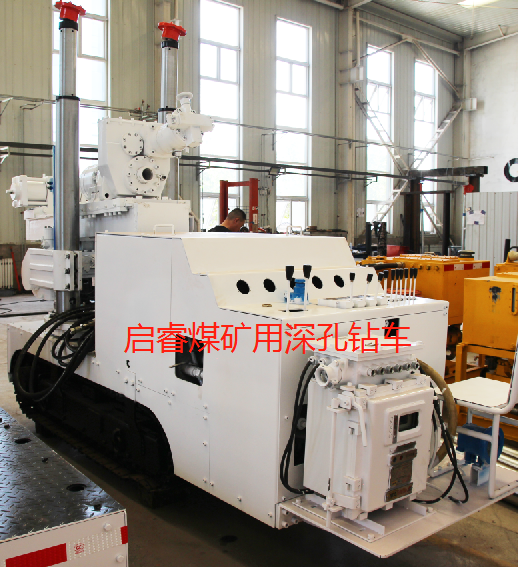 全液壓履帶鉆機：深孔一機搞定。